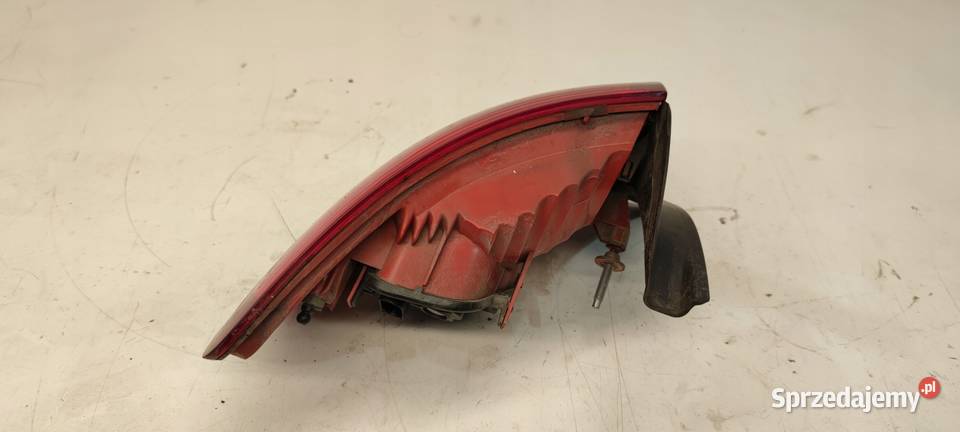 LAMPA PRAWY TYŁ W BŁOTNIK AUDI A6 C6 4F9945096 Przystajń
