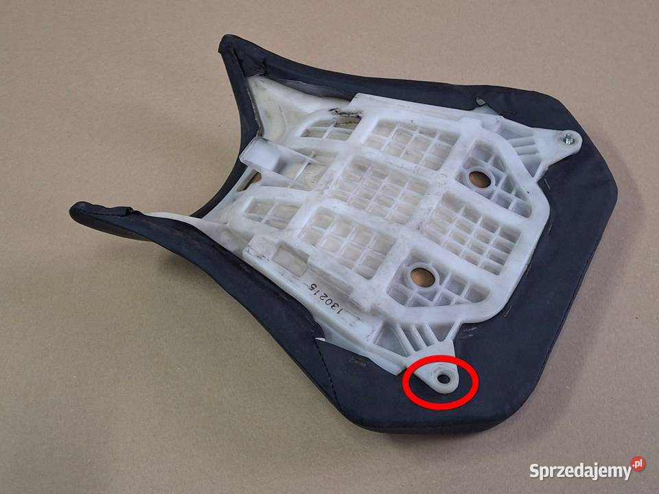 YAMAHA R1 0001 RN04 FOTEL SIEDZENIE KANAPA