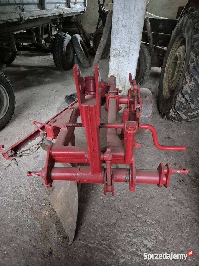 Plug rolniczy dwuskibiwy wyprzedaż narzedzii nieuszkodzony Pługi Rusinowo