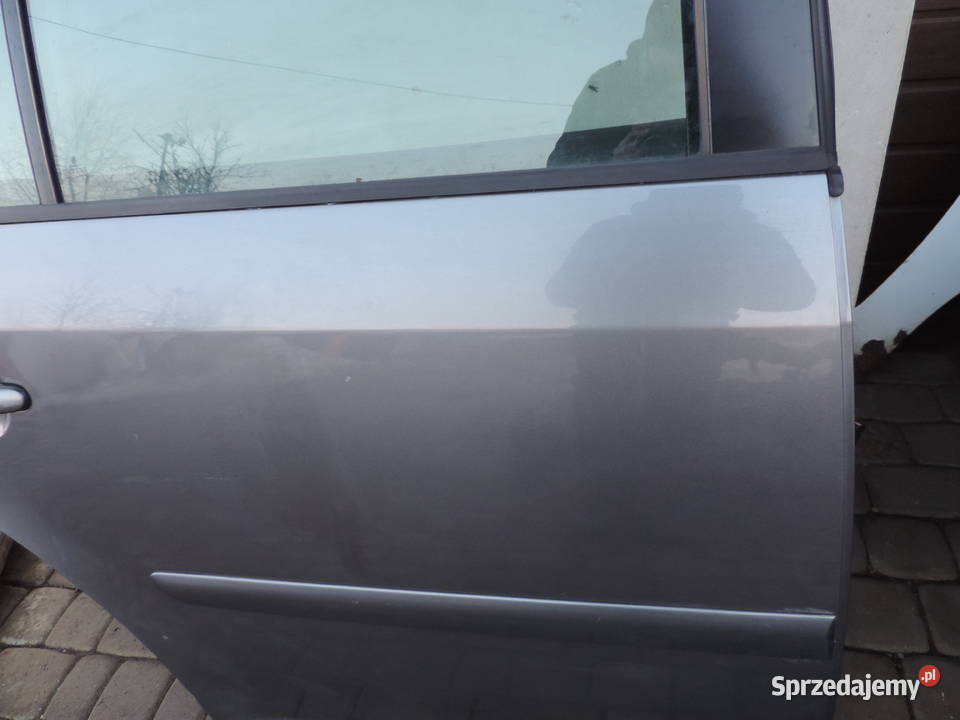 VW TOURAN I DRZWI PRAWY TYŁ LD7X Drzwi małopolskie Nowy Sącz