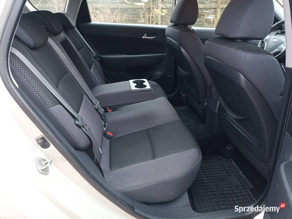 Hyundai i 30 cw blue conford 16 crdi kombi 90 Rok produkcji 2011 mazowieckie Legionowo