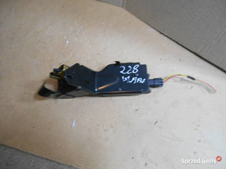 ZAMEK KLAPY UCHO CITROEN C5 II Zbierkowo