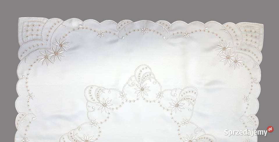 Piękny biały obrus świąteczny na stół kwadratowy Chrzanów