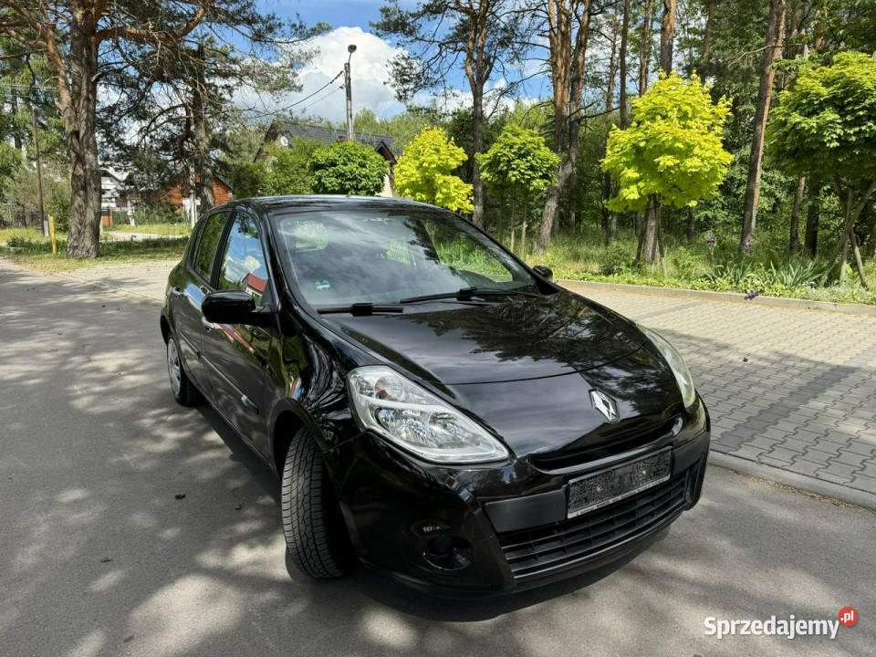 Renault Clio 2011 r 12 KLIMA Elektryka Serwis wielofunkcyjna kierownica Chechło