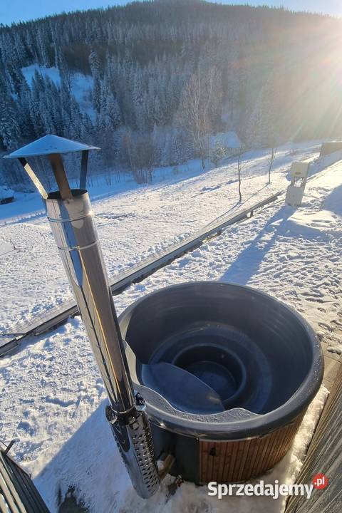 Balia ogrodowa z piecem na drewno hydromasażem i