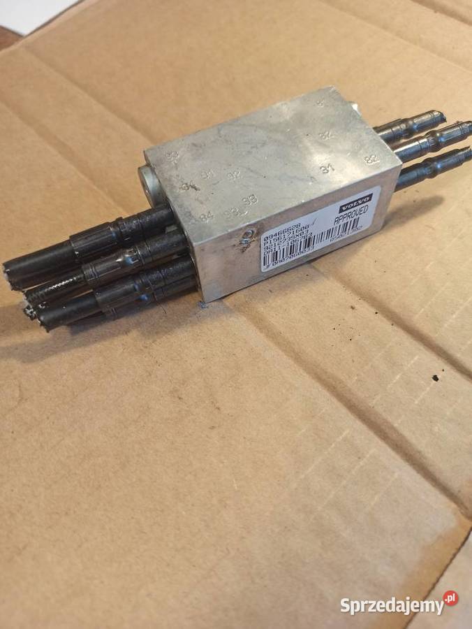 VOLVO C70 II 06r ROZDZIELACZ POMPY DACHU Układ elektryczny