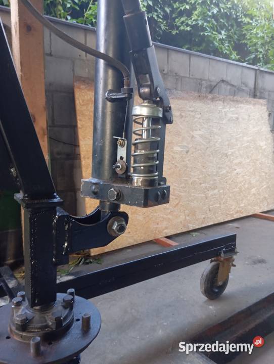 Żuraw warsztatowy Chruszczobród sprzedam