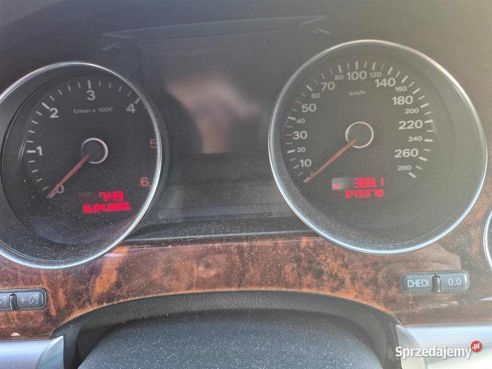 Syndyk sprzeda pojazd marki AUDI A8 326KM świętokrzyskie Kielce