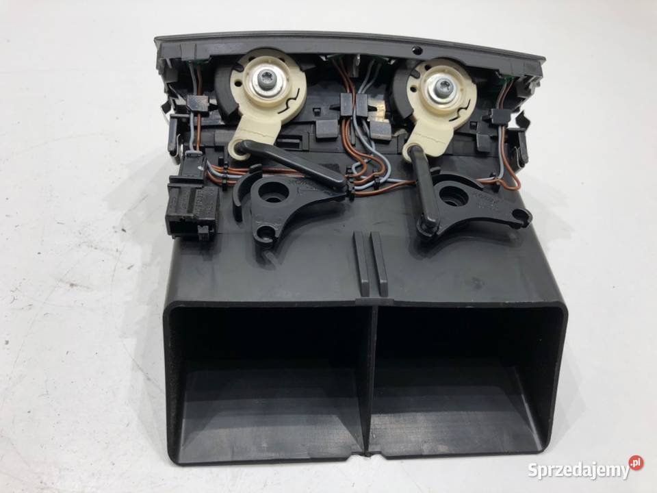 KRATKA NAWIEWU TYŁ VW TOUAREG 7L6819203D SUV