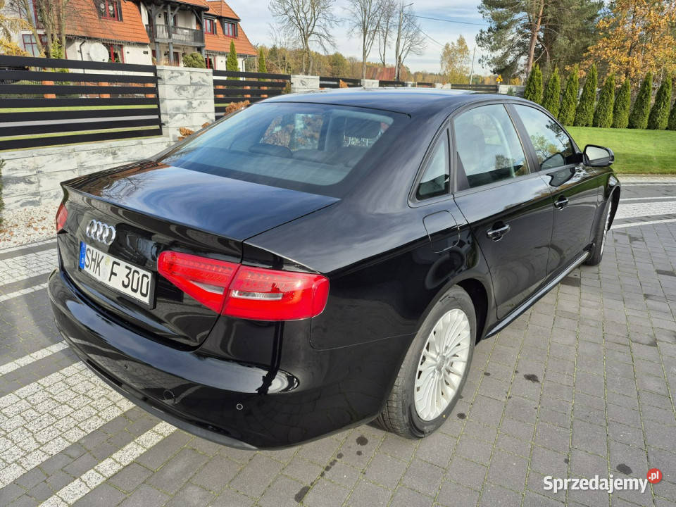 Audi A4 xenon led navi chromy ładny sedan B8 Rok produkcji 2012 sprzedam