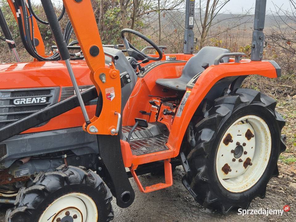 Traktorek KUBOTA GT21D 21 44 Wspomaganie Skrzynia biegów Manualna