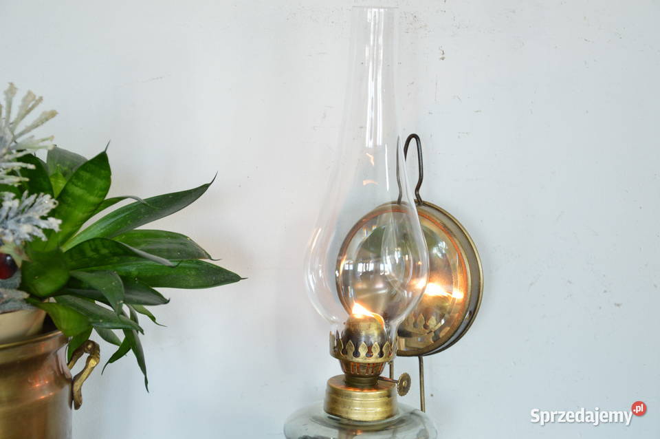 lampa naftowa stara wisząca stojąca z lusterkiem