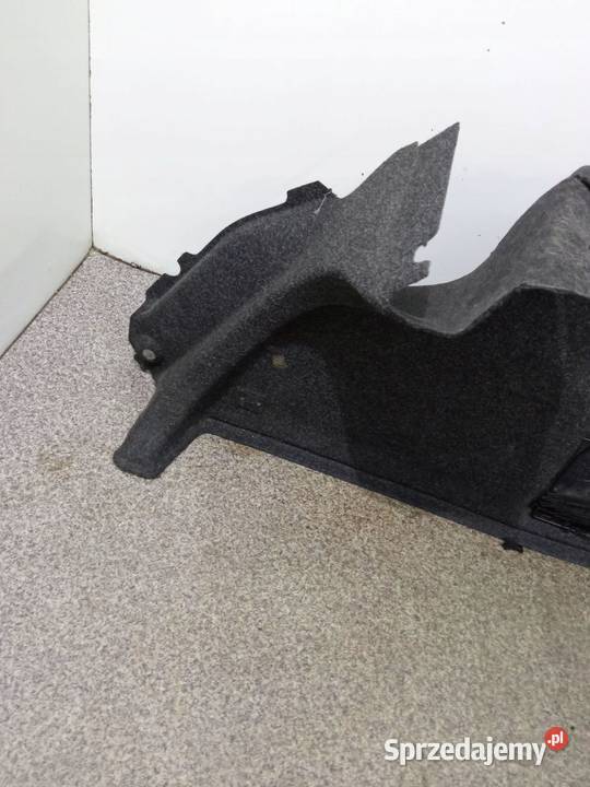 TAPICERKA BOCZEK PRAWY LEWY TYŁ KPL 5C BAGAŻNIKA