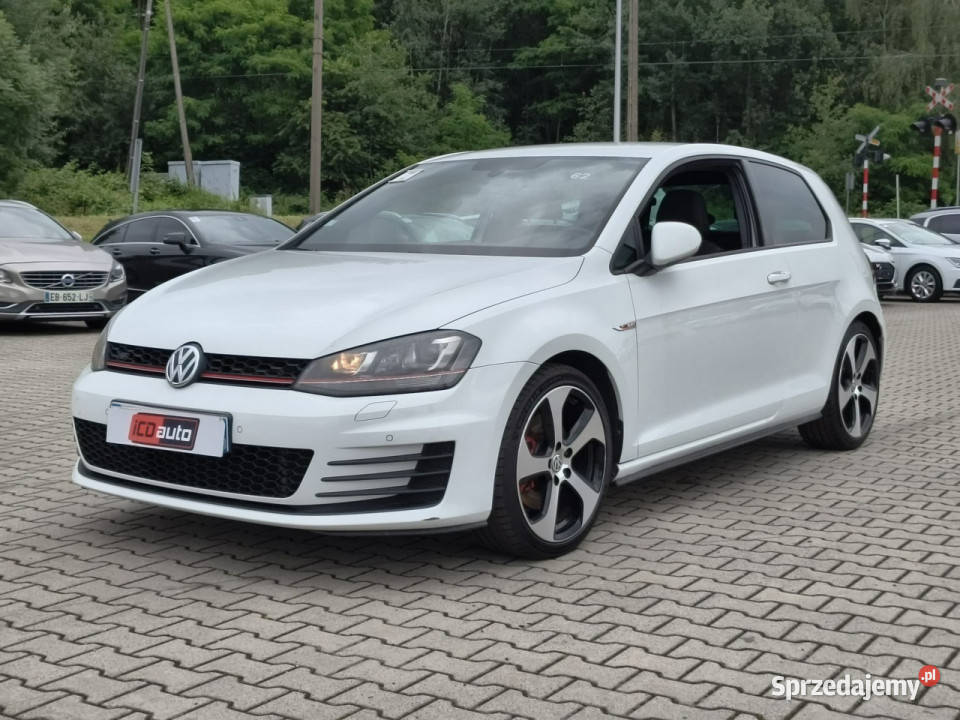Volkswagen Golf GTI 20 benzyna 220 xenon ledy