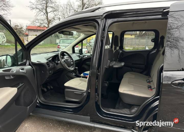 Ford Tourneo Courier 2014 Rok produkcji 2014 Łask