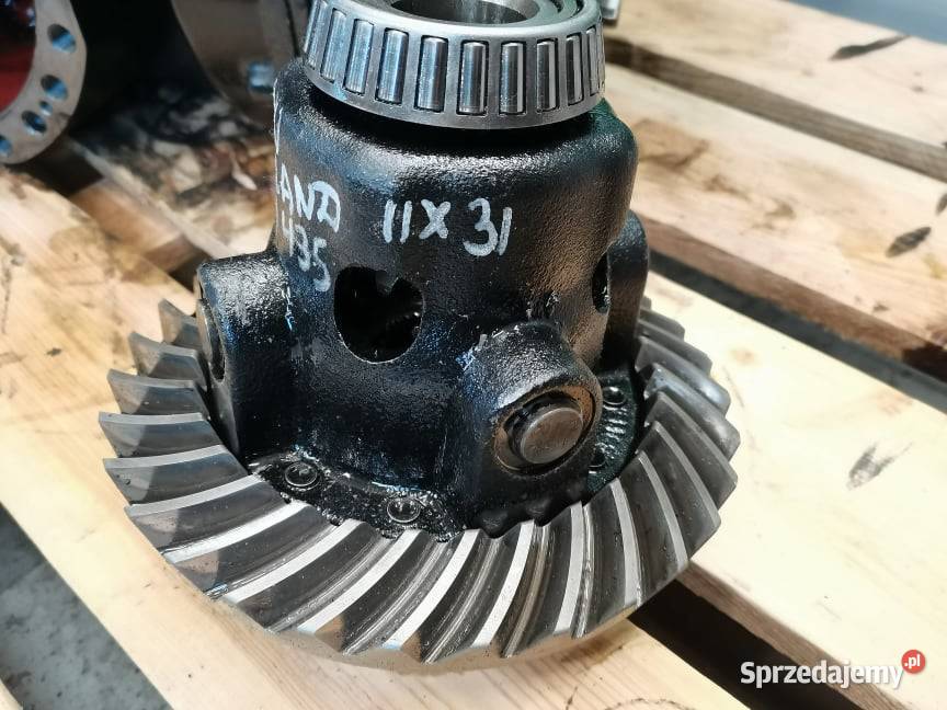 Środek osi Holland LM 435 Spicer 11X31 Przód Wilkowo sprzedam