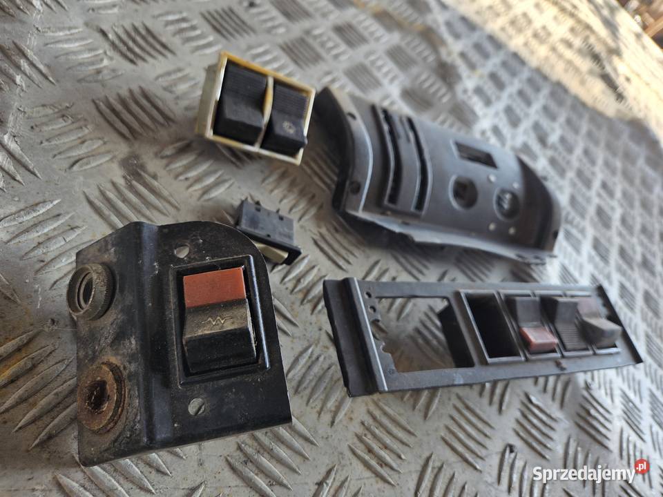Zastava 1100 przełaczniki el deski rozdz Gliwice sprzedam
