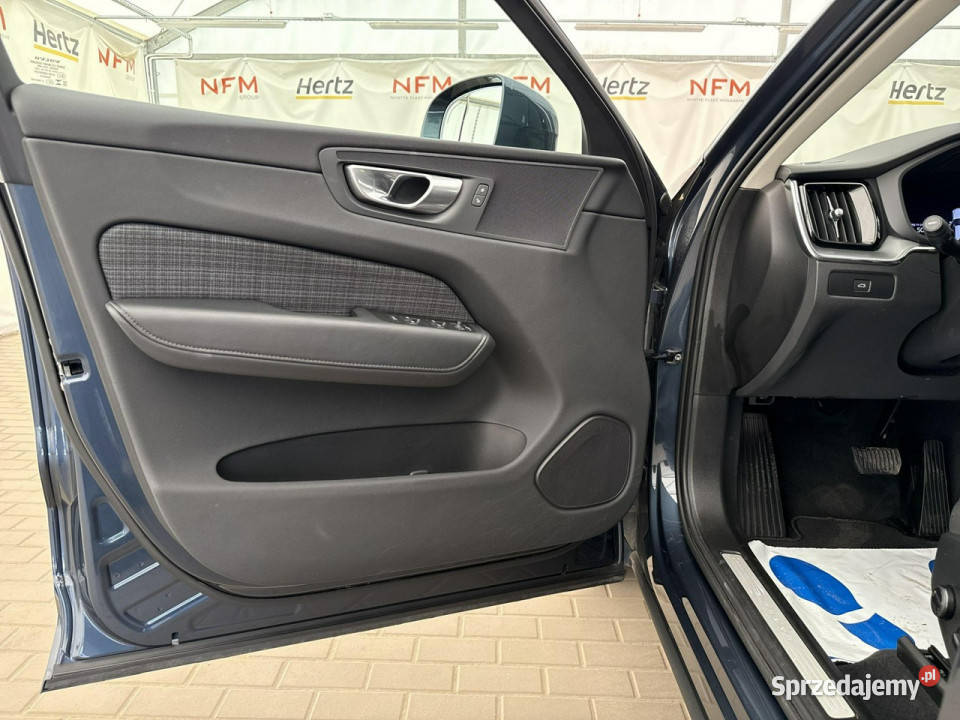 Volvo XC 60 20 B4 19714 AWD197 Core Salon Warszawa