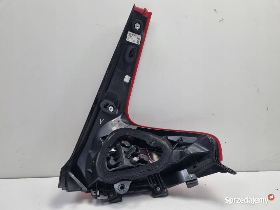 Volvo V40 II 1216r TYLNIA TYLNA LAMPA LEWA lewy Chełm