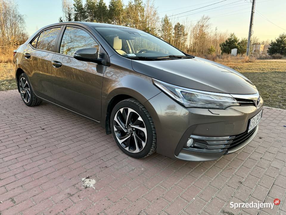 Toyota Corolla 16 benzyna salon jasne wnętrze Samochody osobowe Radzymin