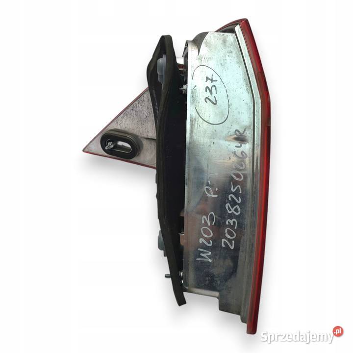 LAMPA PRAWA Mercedes W203 tylna tylnia prawy tył Chełm