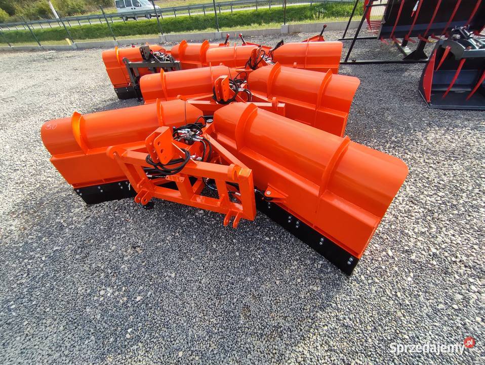 Duży mocny pług do śniegu do tur tuz strzałka Pozostałe Nidzica