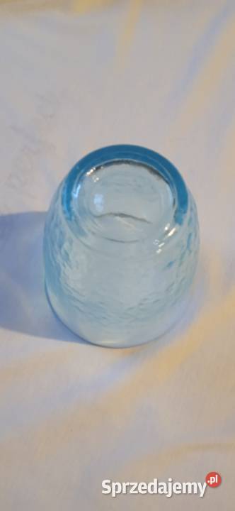Ciekawy wazon szklanica szkło optyczne szafirowe Porcelana i szkło Koźminek