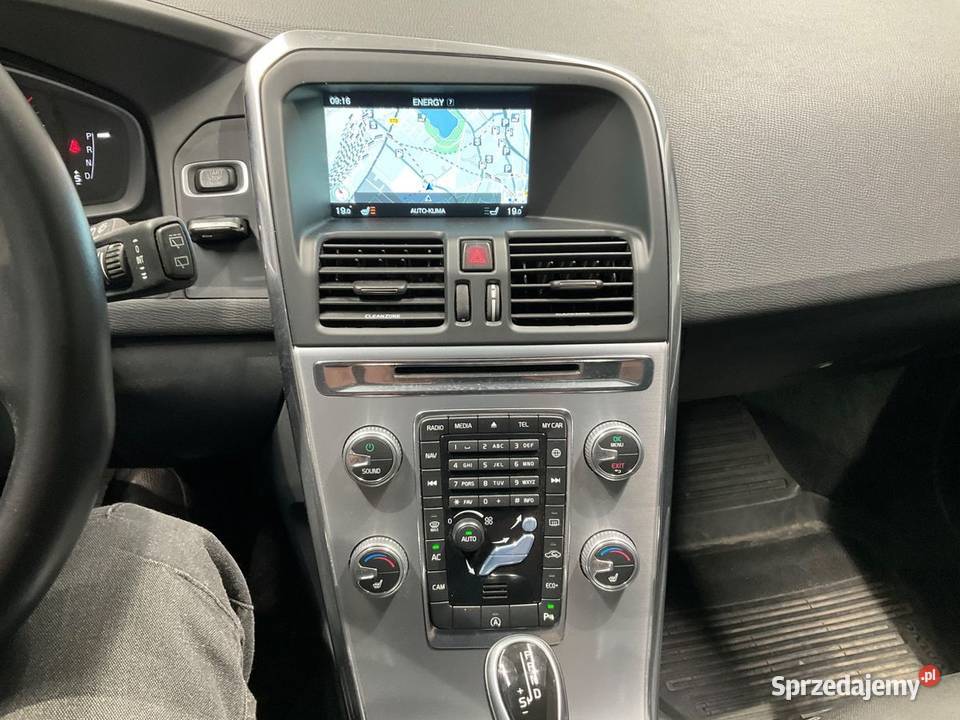 Volvo Xc60 20 d4 190Automat 4/5 sprzedam