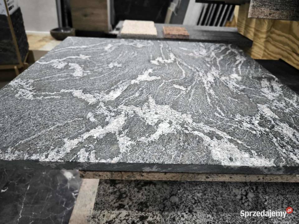 Płytki Granit Black Forest płomieniowany Rumia