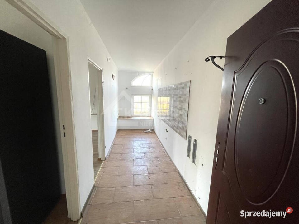 Pałac Łazienkowski centrum Staszowa dojazd asfaltowy sprzedam