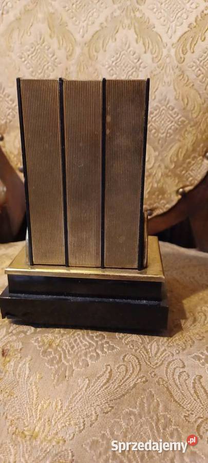 papierośnica na 30 sztuk z nakrecaną pozytywką inny kolor Figurki i rzeźby Poznań