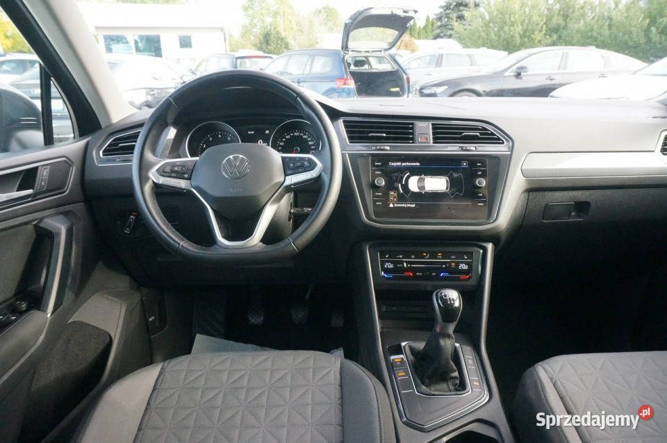Volkswagen Tiguan 15 TSI 150 EVO Life Salon asystent pasa ruchu