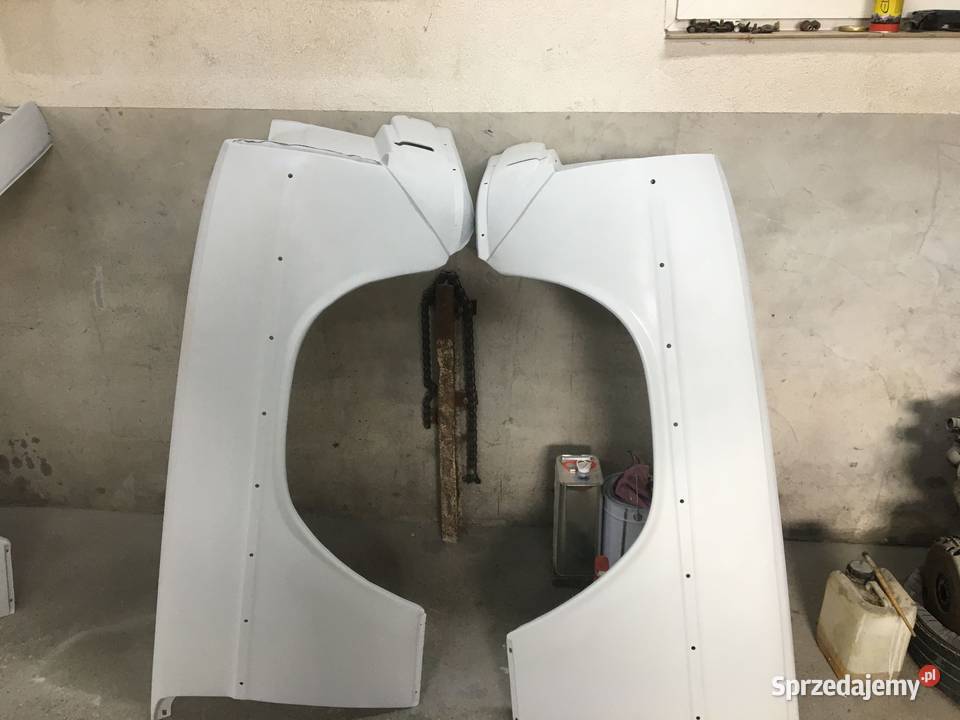 Mercedes W114 błotnik przedni osobowe Osieczna