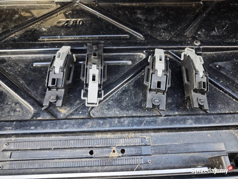 Boks dachowy Volvo Thule naprawie Zakopane