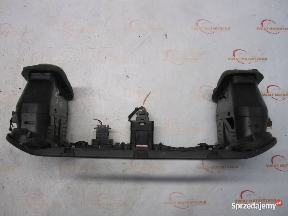 VW GOLF V PLUS 07r ramka radia kratki nawiewu Osłony i zaślepki Kielce