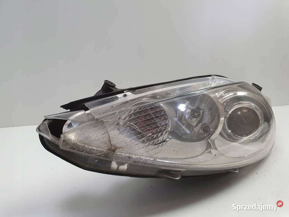 LAMPA LEWA Ford Fiesta VII MK7 0813r LIFT Rudka
