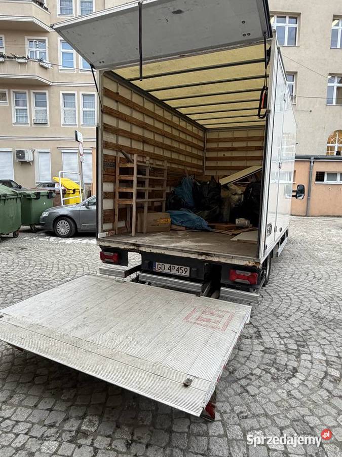 Transport palet i przeprowadzki auto z windą Świdnica