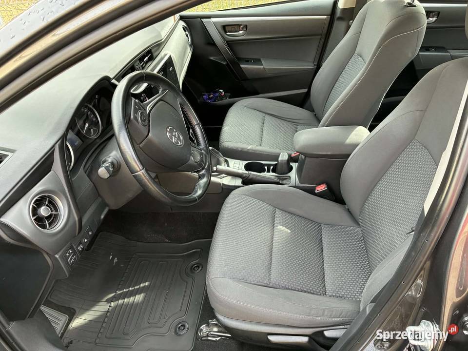 Toyota corolla 2017 r szara sprzedam