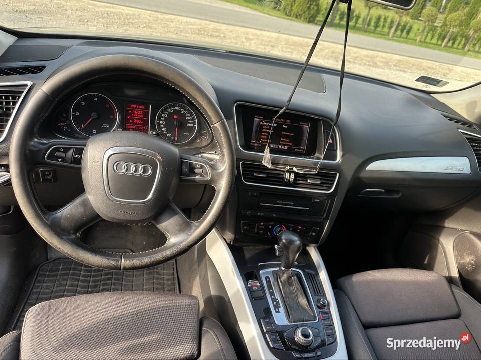 Audi Q5 20 TDI 2011r 4x4 automat 177KM Strzegocice