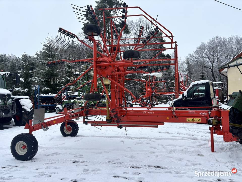 Zgrabiarka 2 karuzelowa Kuhn GA 7301 do środka Myszyniec