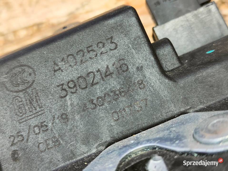 Zamek Tylnej Klapy Opel Corsa E 39021416 Pleszew sprzedam