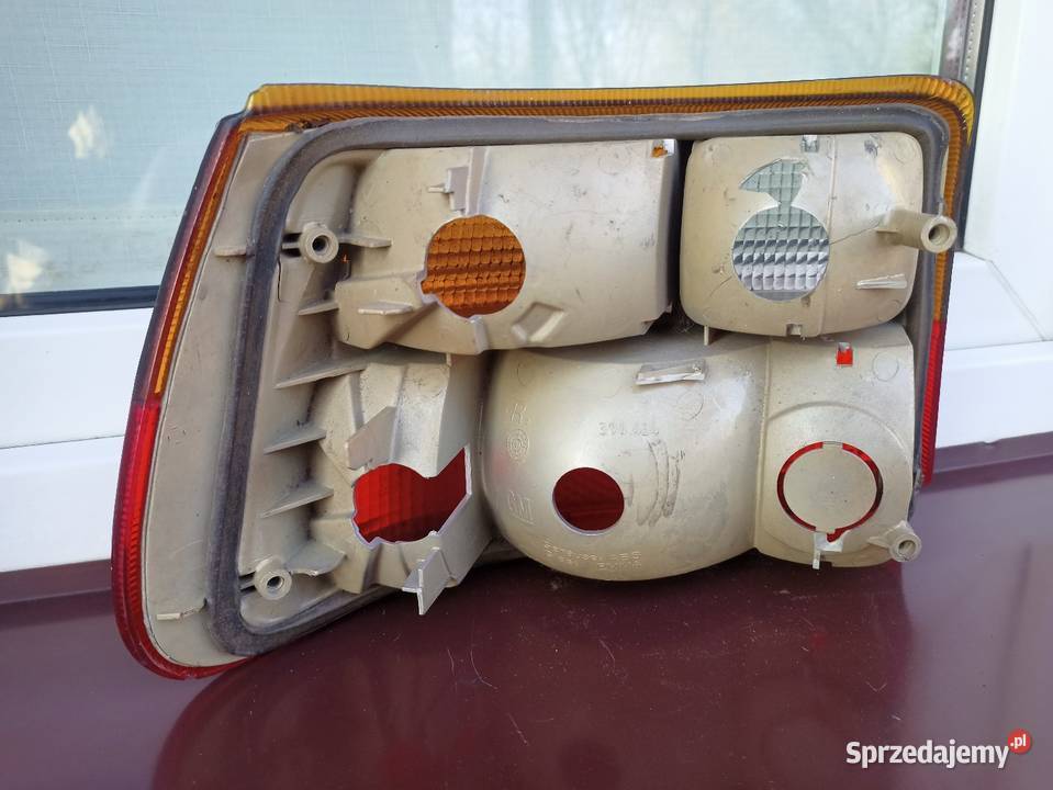 Opel Astra F hatchback lampa tył tylna prawa Sieradz