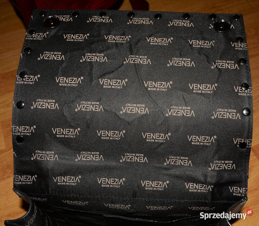 Śliczna kobieca torebka skórzana z haftem w warmińsko-mazurskie