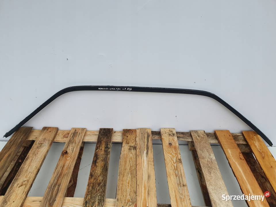 Mercedes W126 C126 SEC LISTWA SZYBY LEWA Rudka