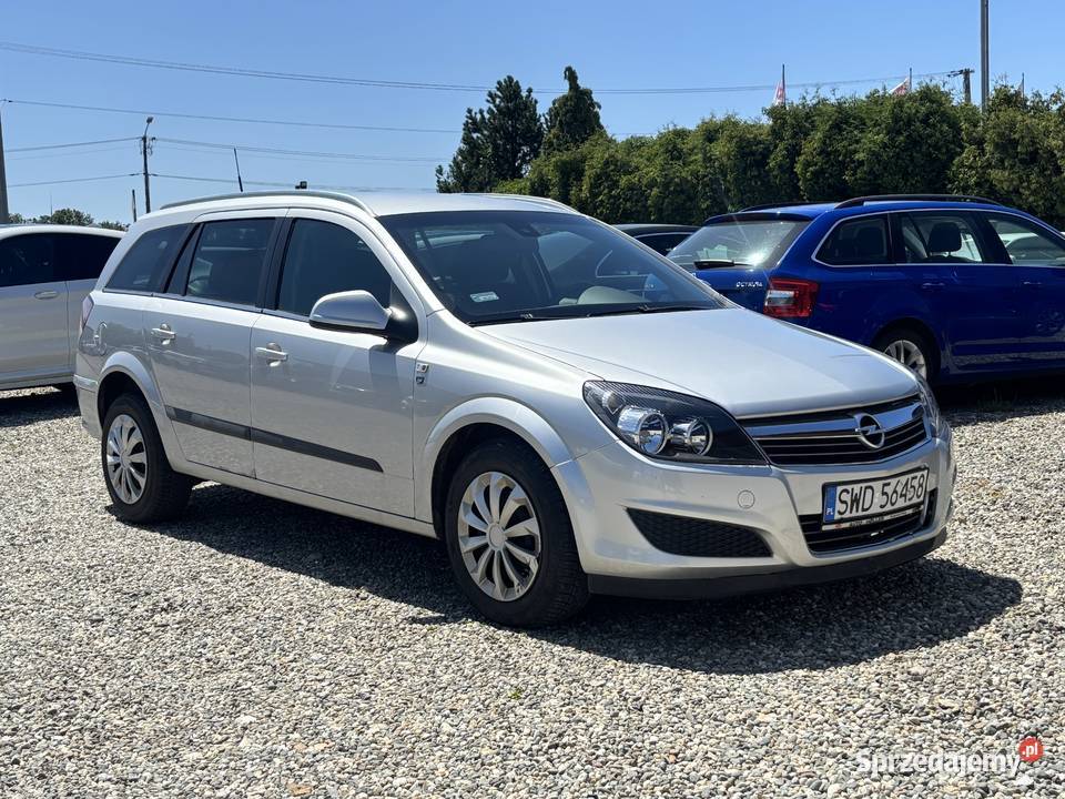 Opel Astra Paniówki