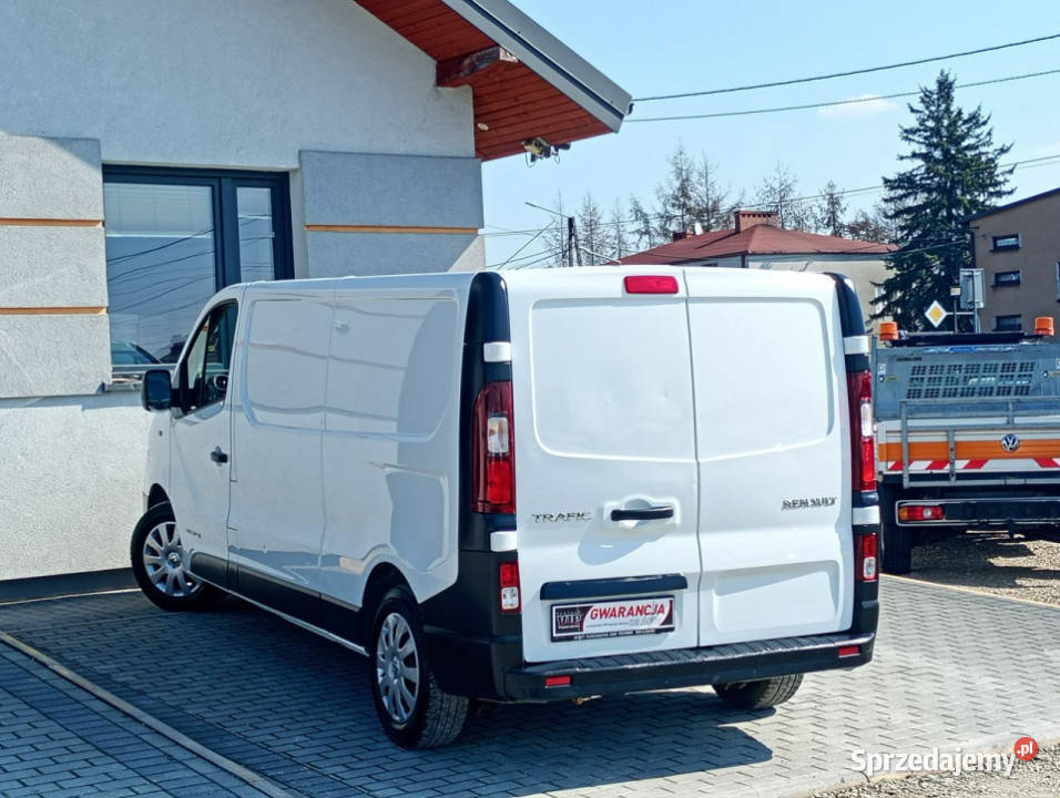 Renault Trafic wersja długa klima nieuszkodzony