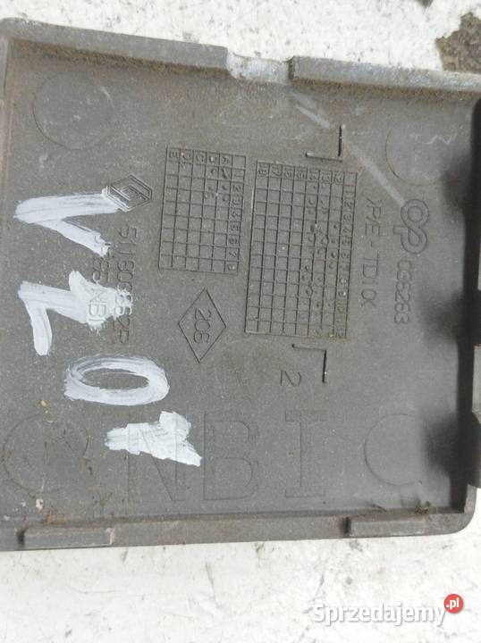 OSŁONA HAKA ZDERZAKA PRZÓD DV369 511803862R Rok produkcji 2012 sprzedam