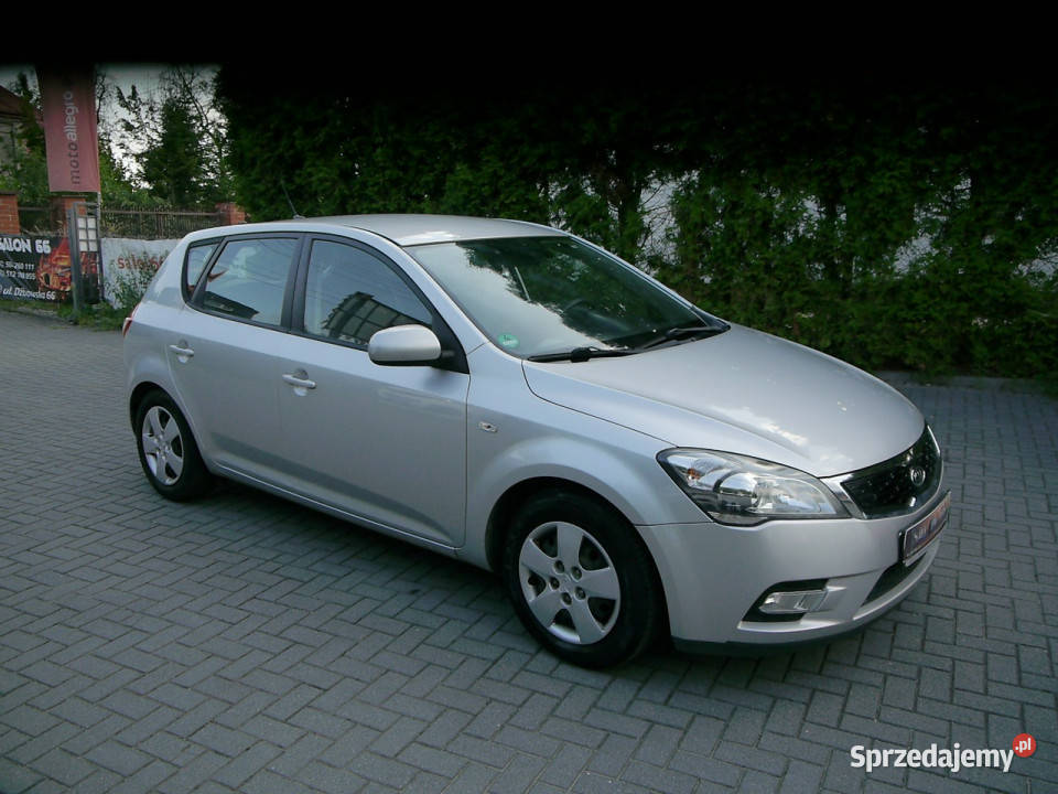 Kia Ceed 14b zwykły silnik Stan b bezwypadkowy z Częstochowa