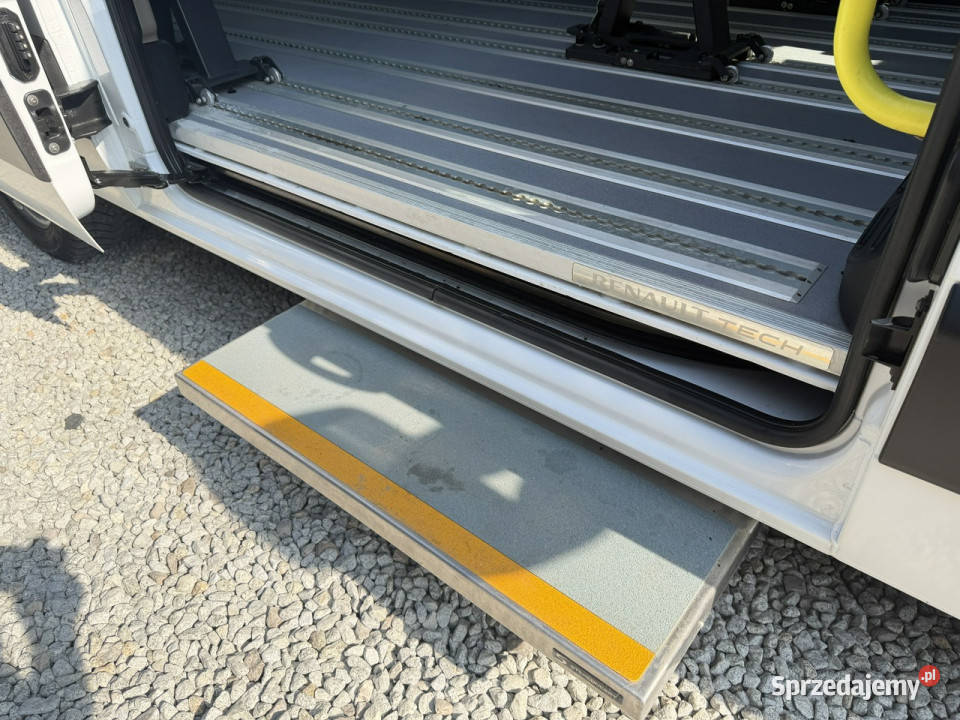 Renault Master L2H2 średniak 8osobowy lift wielofunkcyjna kierownica