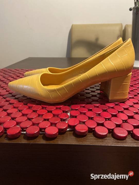 Czółenka damskie na słupku inna